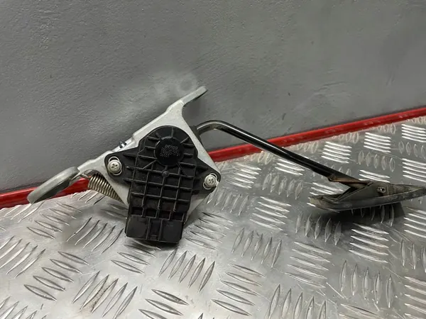 Gaspotentiometer Subaru Legacy IV 2.0B image 5