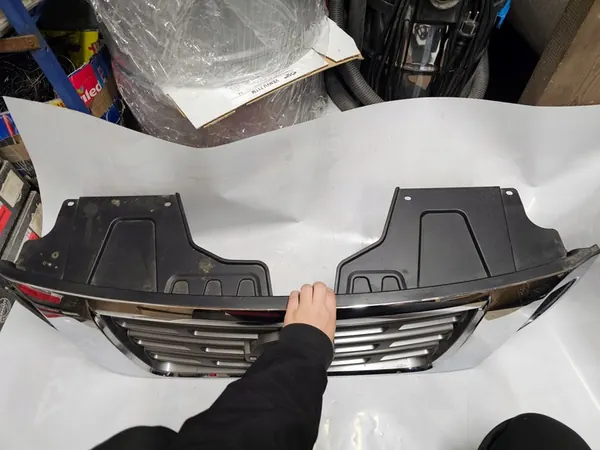 Nissan OE Grill Front 623104KJ0C image 10