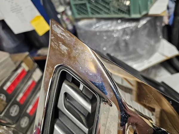 Nissan OE Grill Front 623104KJ0C image 8