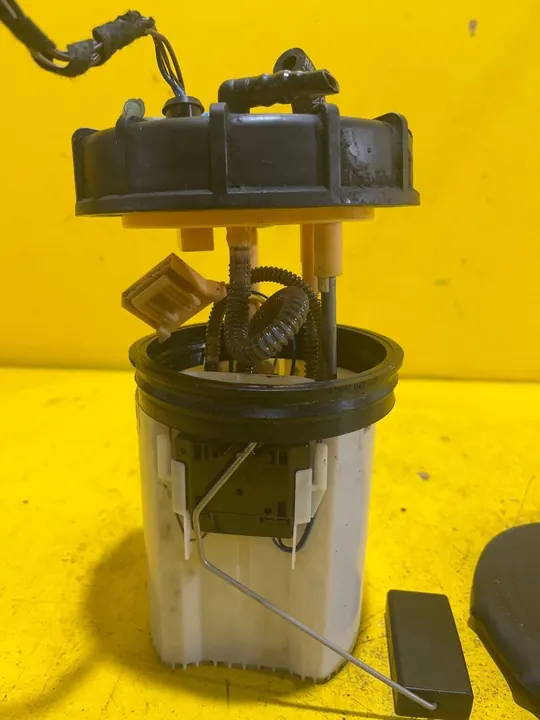 Bomba de combustível Skoda Fabia Mk2 (5J) YBV17357 image 3