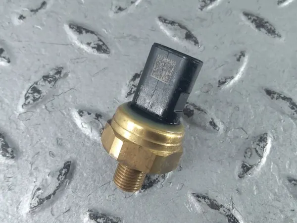 Sensor de pressão de óleo Skoda Kamiq OEM 05E906060A image 5