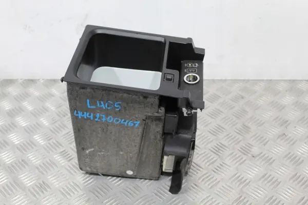 Tomada USB/AUX OEM L4054442700467 para Range Rover Sport image 2
