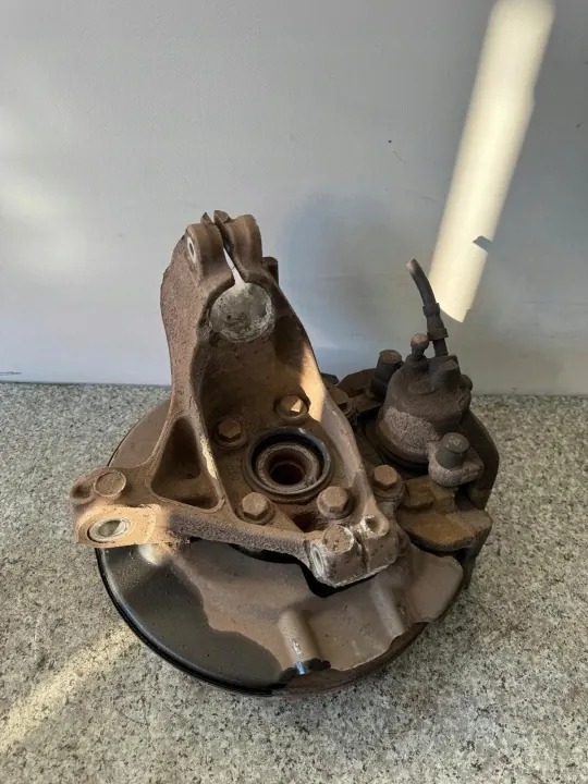 Vorderer linker Drehbolzen OEM Volvo V40 II 2012-2018 image 6