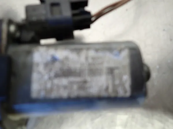 Fiat Punto Evo fram vänster fönsterregulator OEM 000 image 3