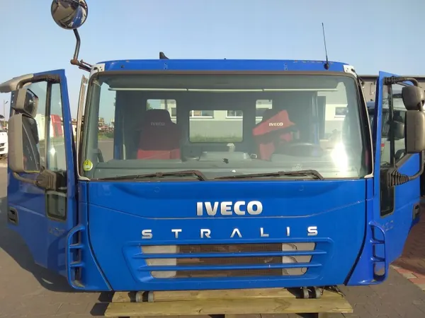 Cabine Iveco OE d'occasion pour Stralis Trakker image 2