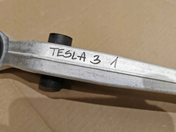 TESLA MODEL 3 17- Braccio di Controllo Anteriore RWD 104434100D image 9