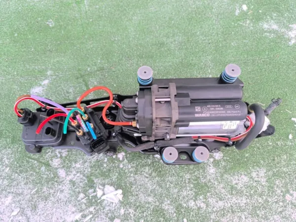 Audi E-Tron veringcompressor OEM 4KE616005E 4KE616006F image 4