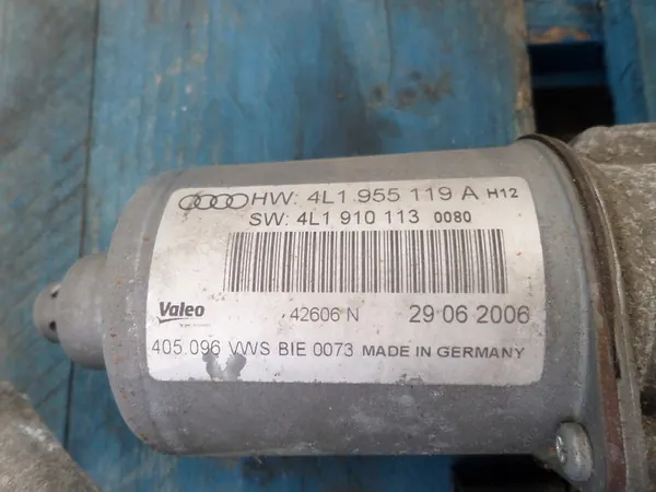 Frontscheibenwischermotor Mechanismus Audi Q7 4L1955119A image 2