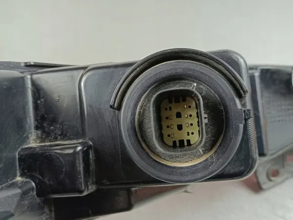 Lincoln Corsair Heckstoßstangenleuchte OEM 1255044-03 image 7