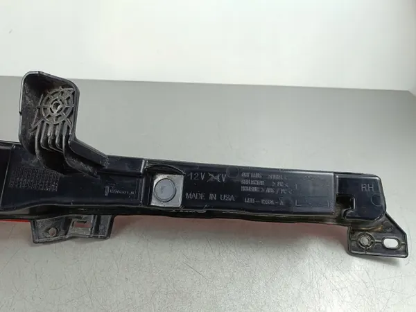 Lincoln Corsair Heckstoßstangenleuchte OEM 1255044-03 image 9