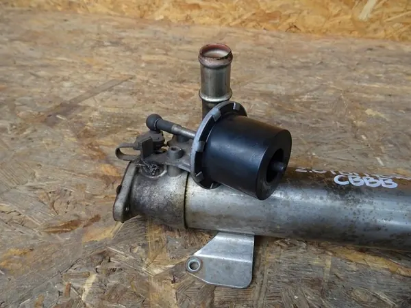 EGR-jäähdytin AUDI A3 8P 2.0 TDI 03L131512L image 2