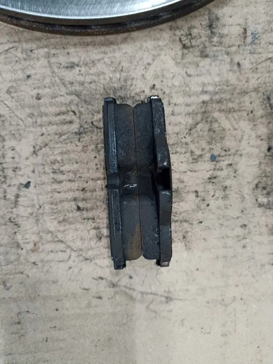 Discos e pastilhas de freio traseiro BMW G22 430i OEM image 5