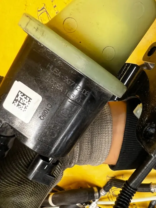 Sensor de válvula de combustible OEM HU5A-9Y477-AC Ford Explorer image 10
