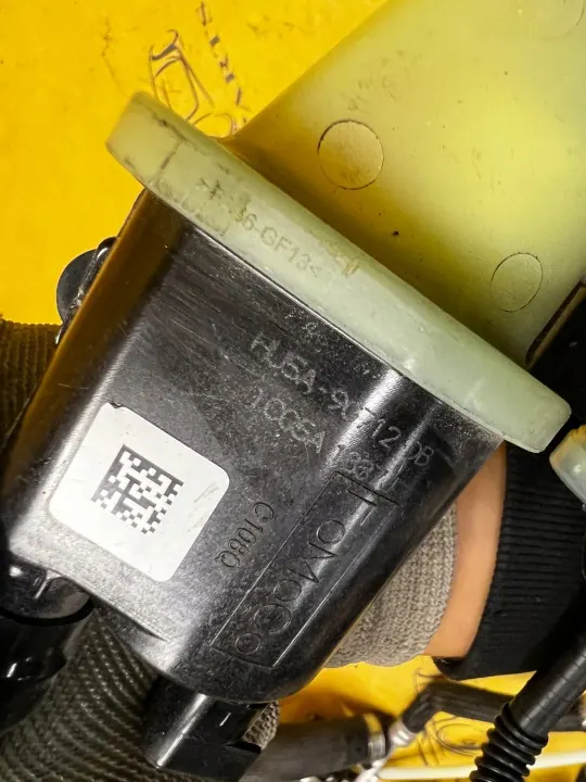 Sensor de válvula de combustible OEM HU5A-9Y477-AC Ford Explorer image 9