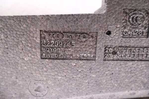 Insertion Mousse Outils Volvo V60 II OEM 32209745 image 6