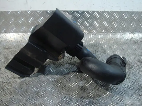 Mangueira de admissão VIVARO B 1.6 CDTI 14-19 TRAFIC 960155230R image 3