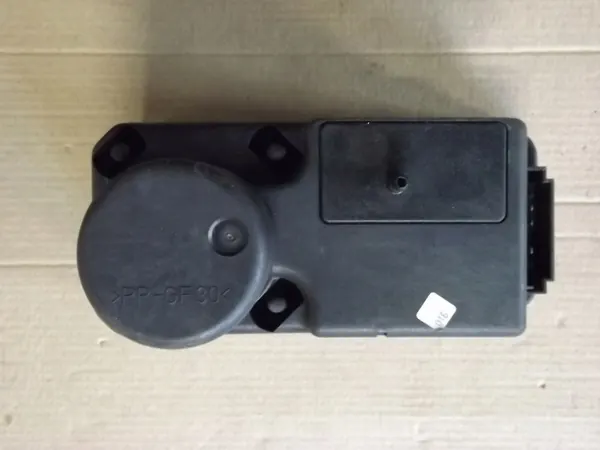 Pompe de verrouillage central OEM 1H0 962 257 VW Golf III image 6