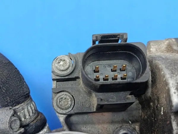 Cuerpo de mariposa VW Passat B5 1.8 OEM 058133063H image 4