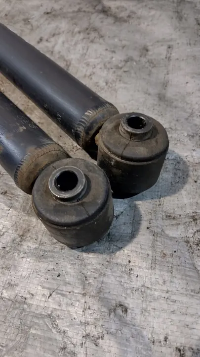 Ammortizzatore KYB Kia Picanto Posteriore 1.0/1.1/1.1D 04.04 image 4