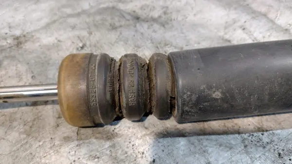 Ammortizzatore KYB Kia Picanto Posteriore 1.0/1.1/1.1D 04.04 image 7