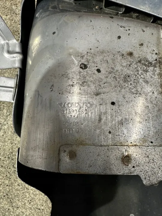 Volvo XC90 II Terminal Escape OEM 31690660 Esquerdo Cromo image 3