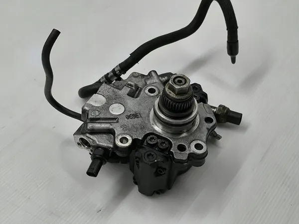 Brandstofinjectiepomp Mercedes 2.2 CDI image 2