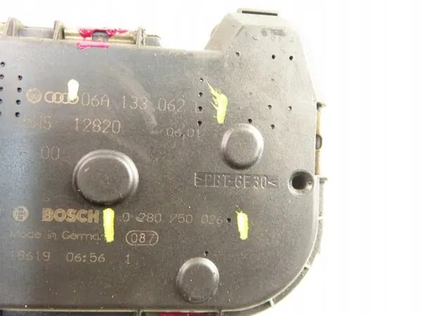 Corpo de borboleta AUDI A3 1.8 06A133062L image 5