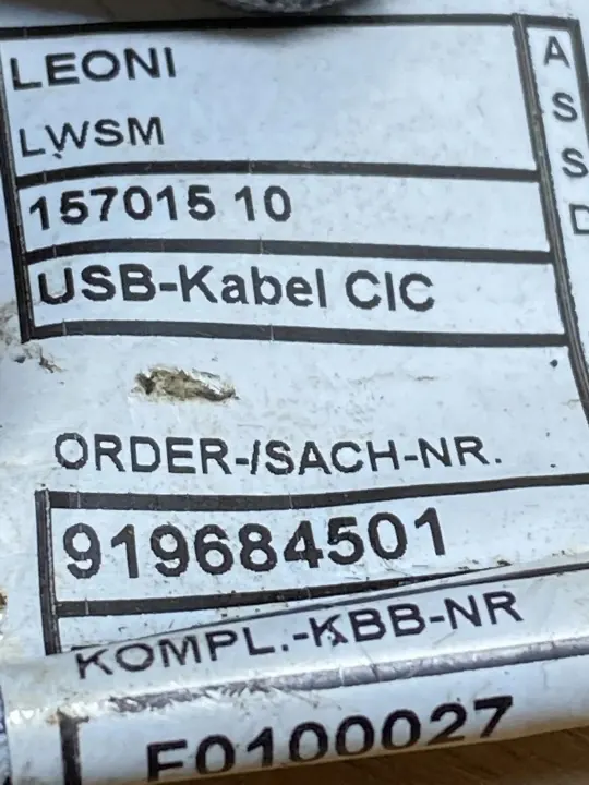 Port USB OEM 16112012 pour BMW X5 E70 3.0L Diesel image 3
