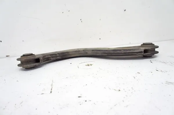 Volvo XC40 D3 2.0d Braccio di Controllo Posteriore Sinistro UK375 image 3