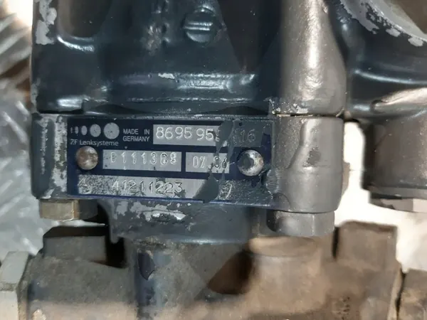 Compresor OEM 504079463 para Bomba Dirección Iveco image 3