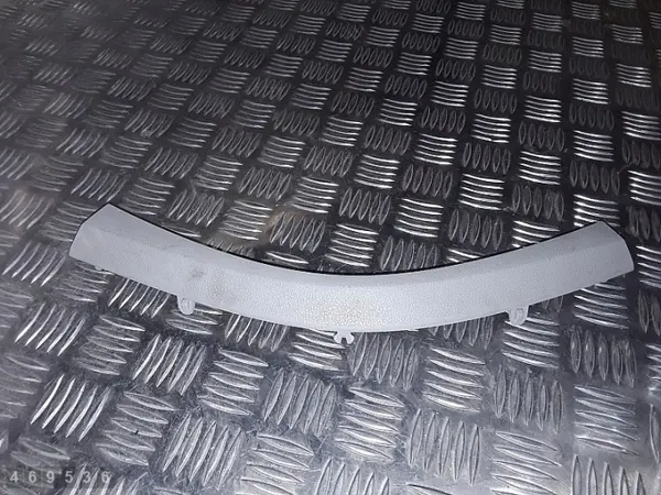 Garniture de pilier Nissan Leaf OEM 682353NA0A - Occasion image 2