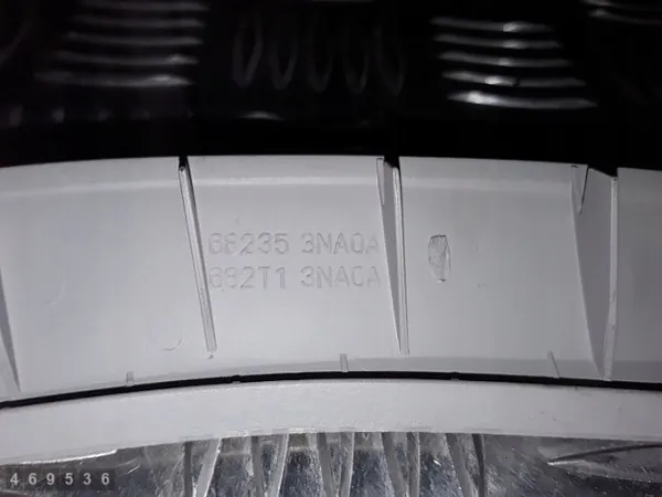 Garniture de pilier Nissan Leaf OEM 682353NA0A - Occasion image 3