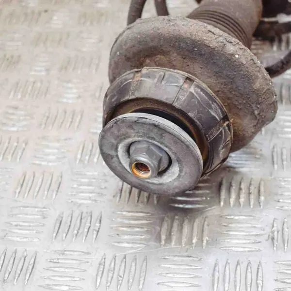 Ammortizzatore anteriore sinistro Dacia Sandero 2012 image 2