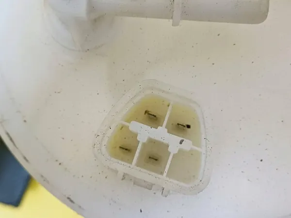 Bomba de Combustível Kia Carens 2.0 CRDI 31110-1D200 image 4