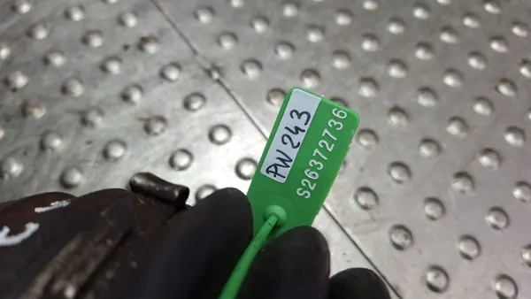 Fram vänster halvaxel OEM S26372736 - Begagnad image 6