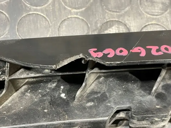 Strålkastarfäste Höger Fram OEM 95018459 S2602G069 image 8