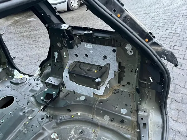 Panel cuarto trasero OEM AUST131777 para Range Rover Sport L494 image 3