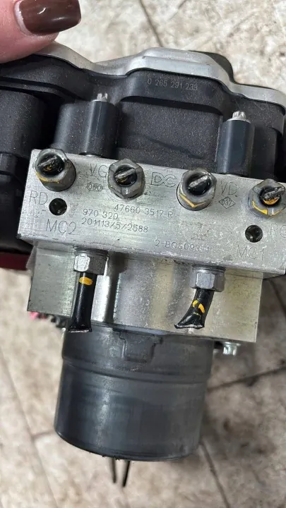Pompe ABS OEM 476603517R pour Renault Kangoo IV 1.5 DCI image 3