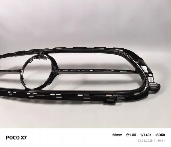 Cadre de Calandre AMG Mercedes W213 OEM 2138803606 image 3
