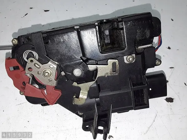 Vänster fram dörlås Audi A4 2002 8E1837016C image 2