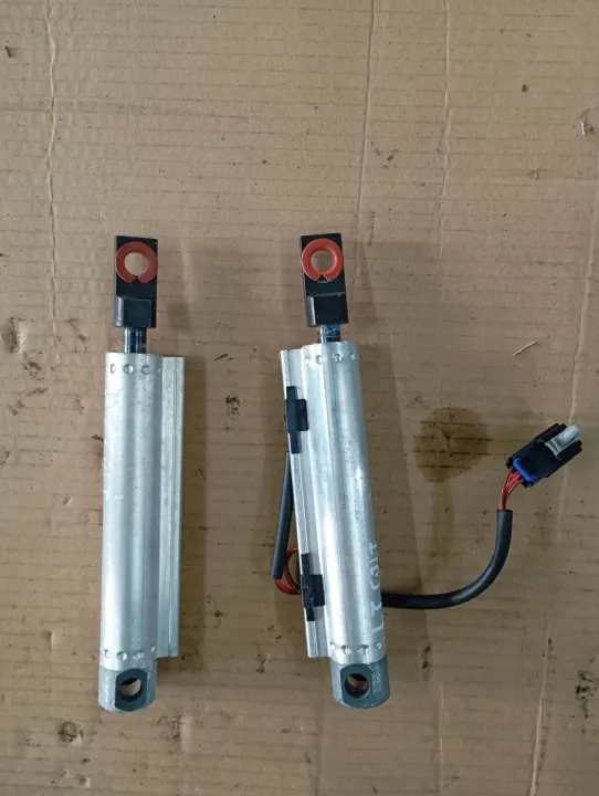 Actuador de portón techo Mitsubishi Colt CZC OEM LA161641CEL3 image 2