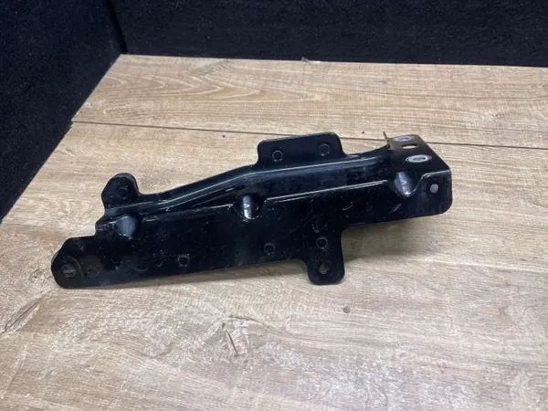 Suporte de montagem direito OEM EX5316795AA Jaguar F-Type image 4
