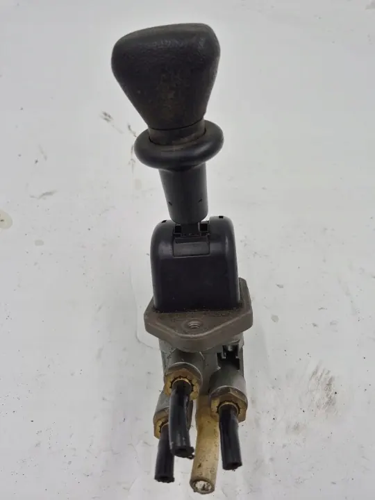 Soupape de frein à main OEM 81523156171 pour MAN TGA image 4