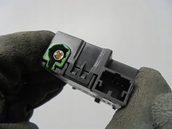 USB-porttipistorasia OEM 2G6035700 VW Polo VI:lle image 4
