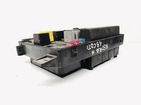 Opel Astra H Zekeringkast Module OEM 13206754 image 4