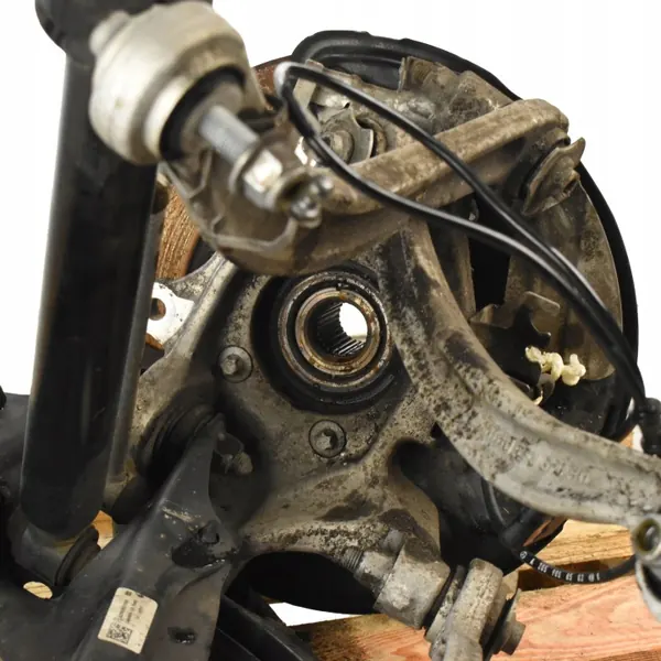 OEM A2053522000 Vasen Taka-Akselitappi Mercedes W205 image 3