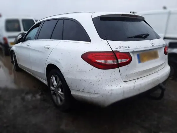 OEM A2053522000 Vasen Taka-Akselitappi Mercedes W205 image 9