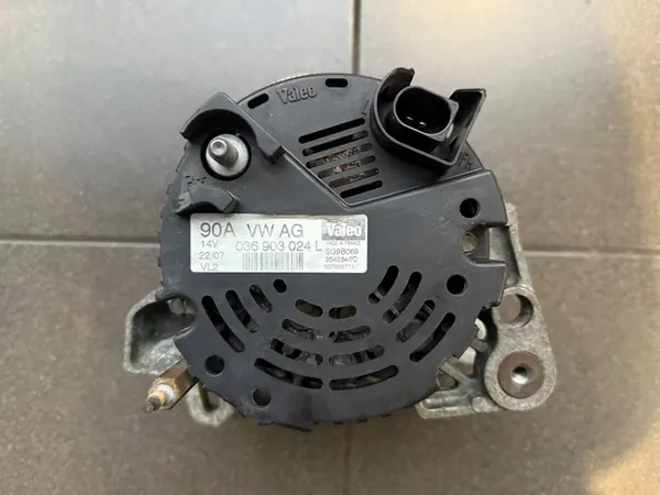ALTERNATOR VW GOLF V 1.4 036903024L image 2