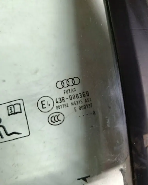 Triángulo puerta trasera derecha Audi Q2 16-19 OEM 81A845214 image 3