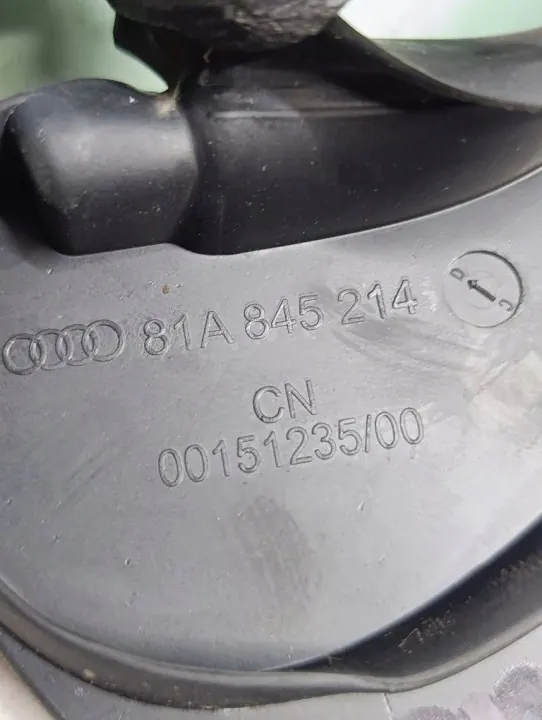Triángulo puerta trasera derecha Audi Q2 16-19 OEM 81A845214 image 4